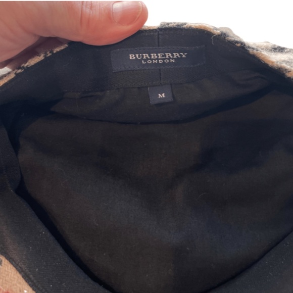 COPY - Authentic Burberry Newsboy Cap Size M - Picture 3 of 3